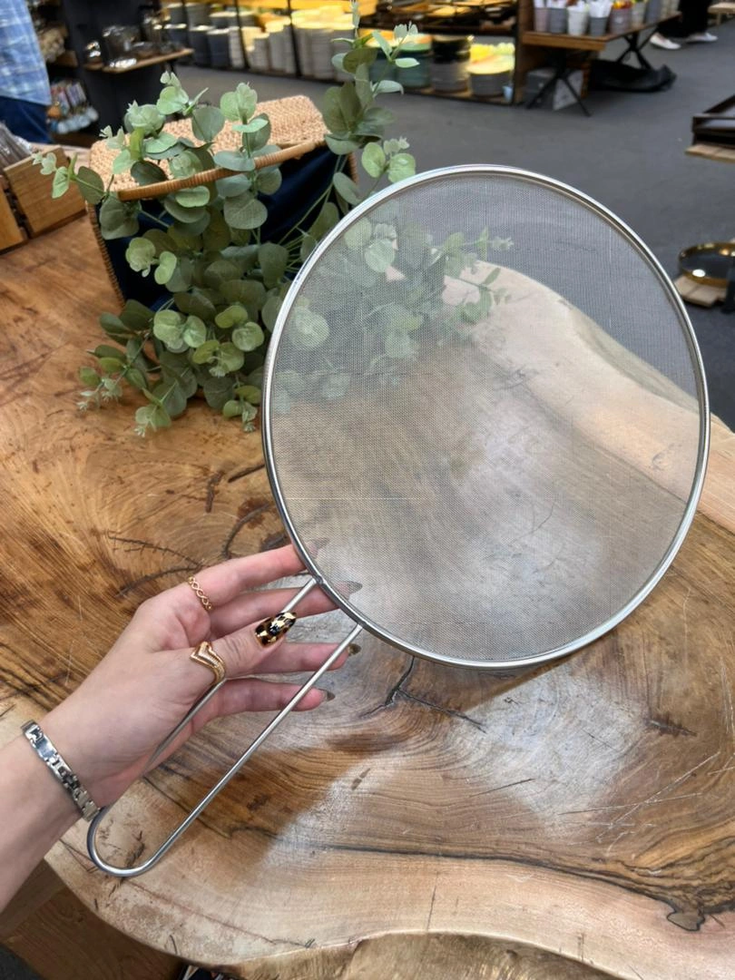 نمای نزدیک از توری استیل ضدزنگ – کیفیت بالا و مقاومت در برابر حرارت