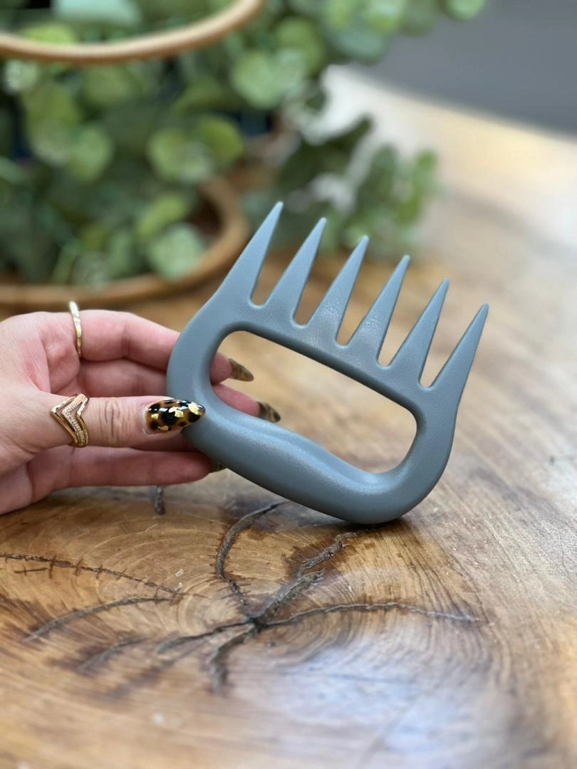 چنگک خورد کردن گوشت و مرغ دنی هوم با طراحی ارگونومیک و جنس پلاستیک فشرده برای استفاده راحت.