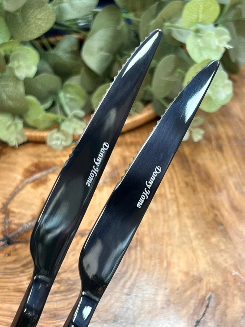 ست دو عددی کارد استیک دنی هوم روی میز سرو استیک