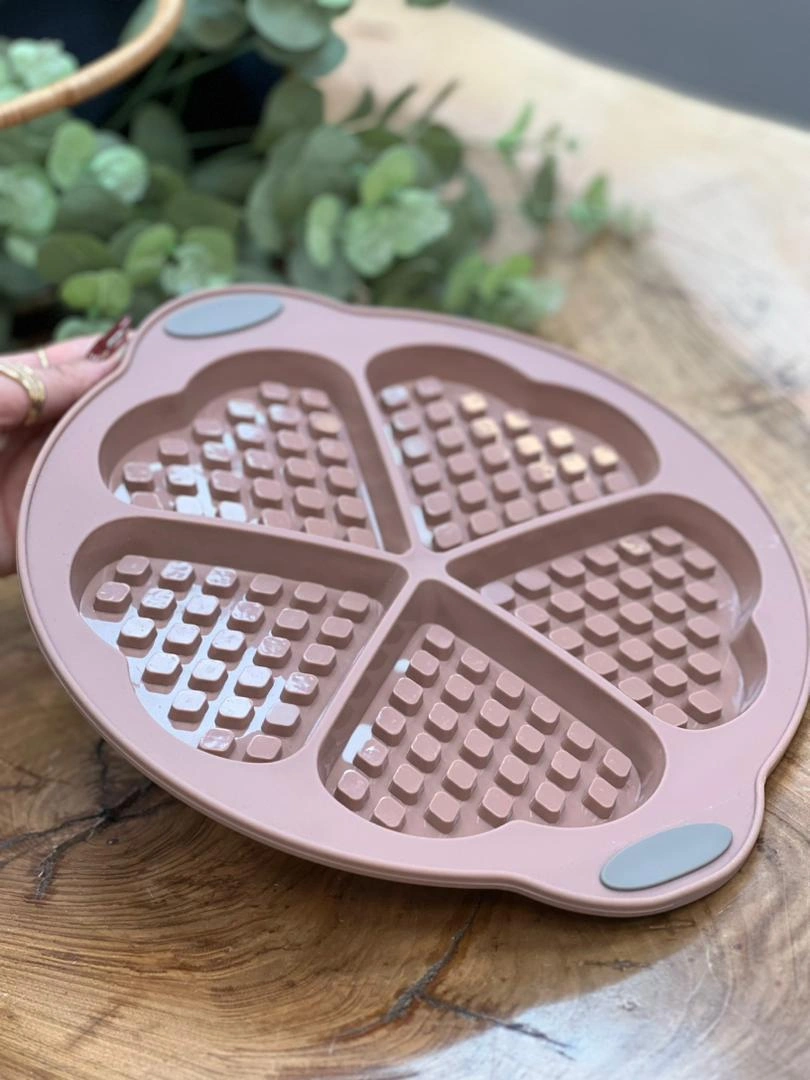 قالب سیلیکونی طرح قلب دنی هوم، ضد چسبندگی و قابل استفاده در فر