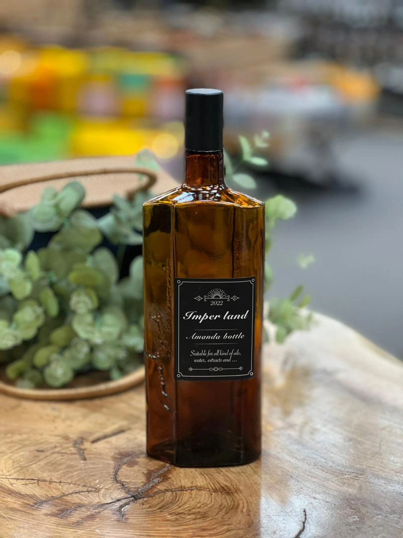 بطری شیشه‌ای قهوه‌ای امپرلند مدل آماندا با درب پلاستیکی پیچی و طراحی مدرن