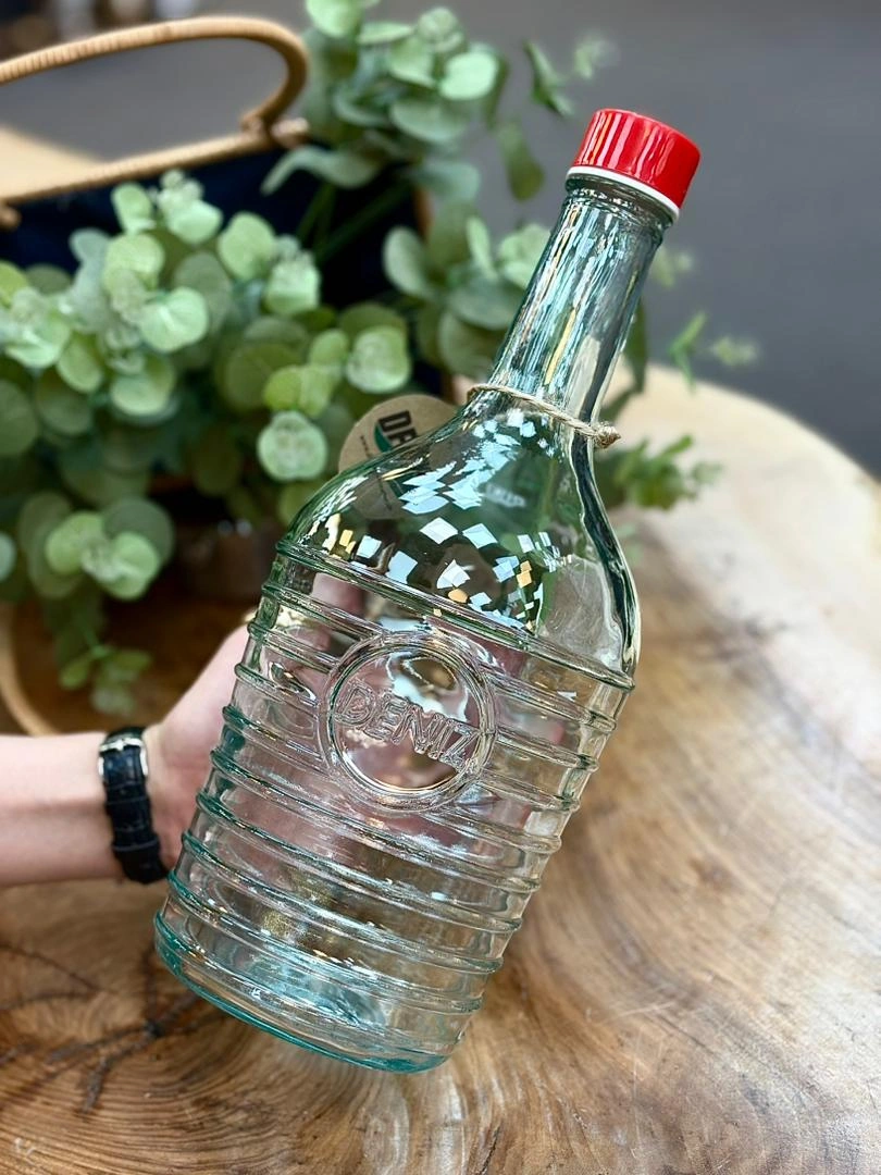 بطری شیشه‌ای دنیز طرح نیزه‌ای ترک ۲ لیتری با درب پلاستیکی پیچی قرمز