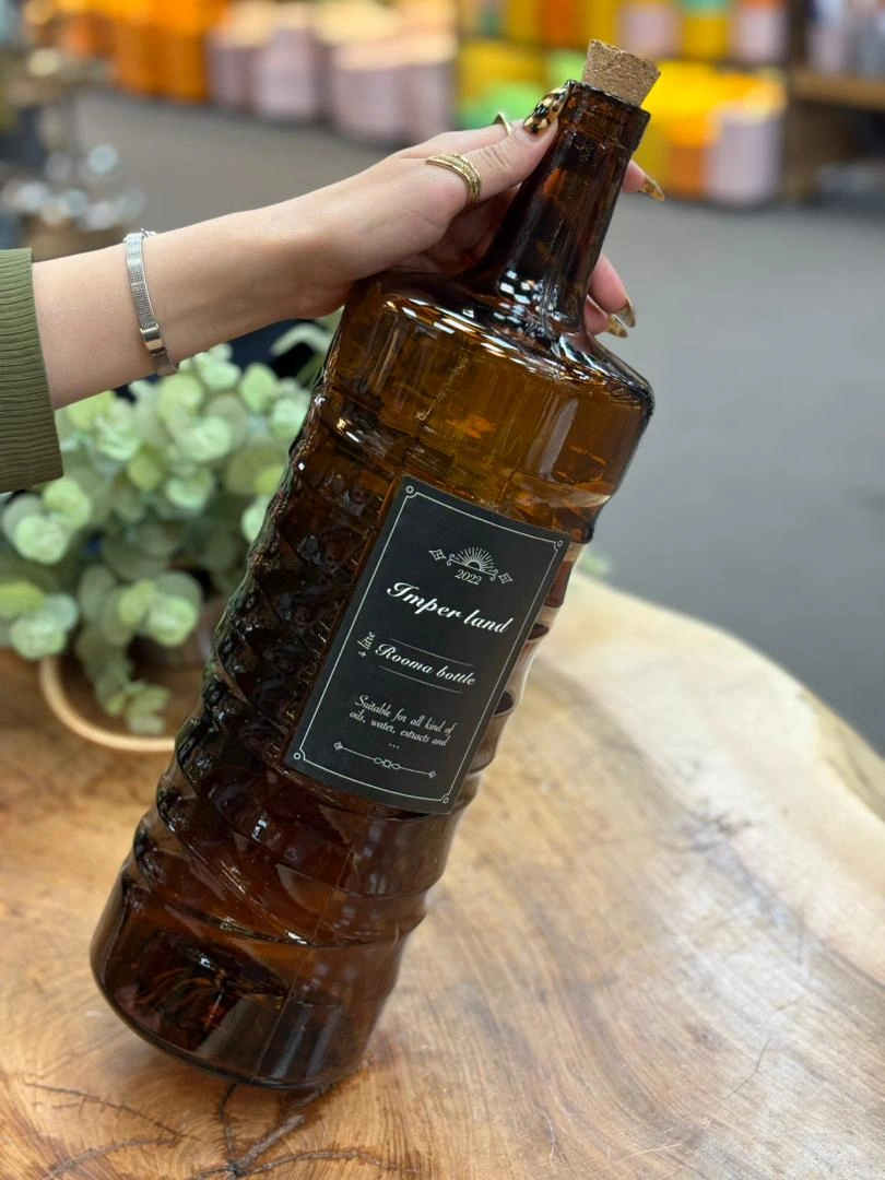 بطری شیشه‌ای قهوه‌ای امپرلند مدل روما ۴ لیتری با درب چوب‌پنبه‌ای