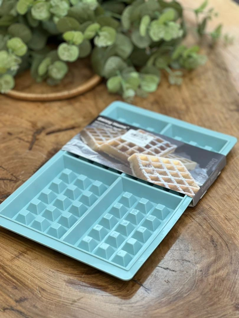 قالب وافل سیلیکونی دنی هوم – رنگ آبی فیروزه‌ای، دو تکه