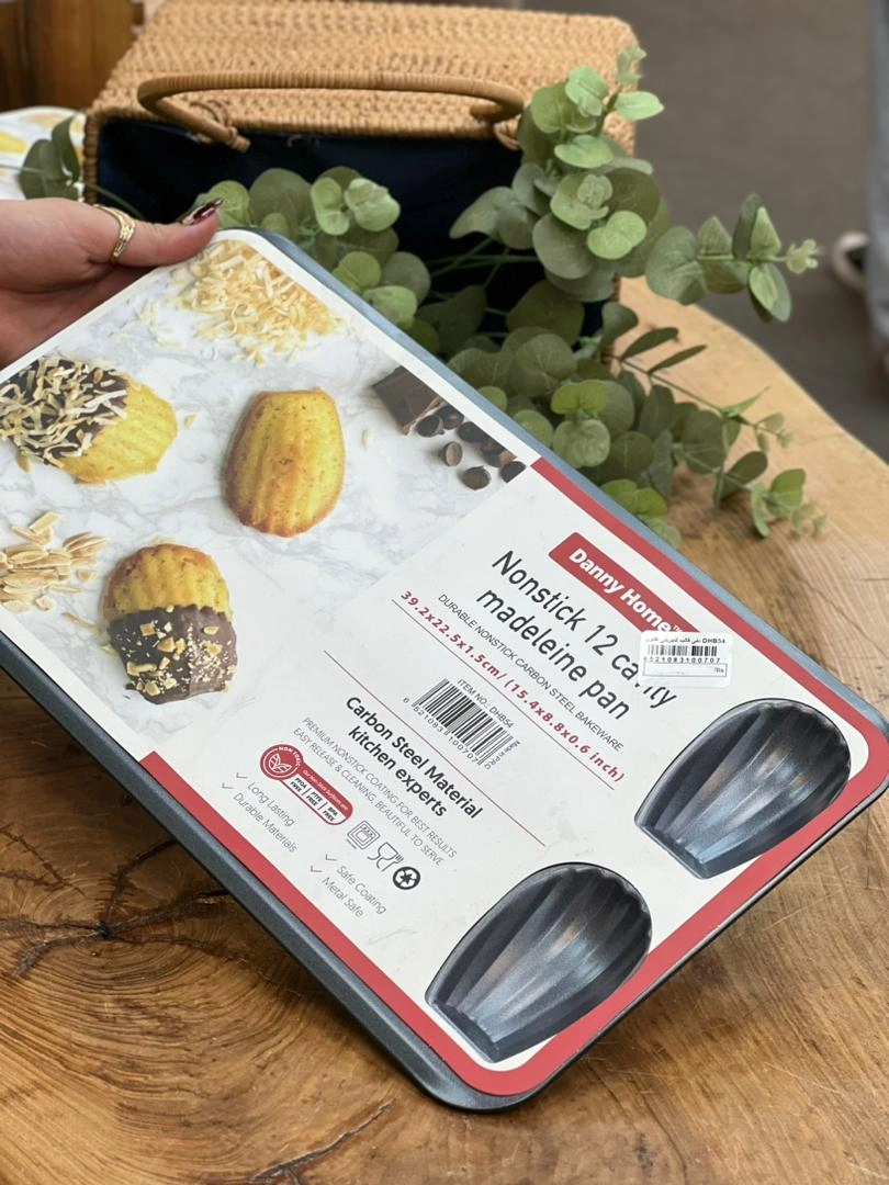قالب مدلن ۱۲ خانه دنی‌هوم از جنس تفلون نچسب – مناسب برای پخت شیرینی و دسر