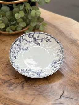 نمای نزدیک ظرف خورشت‌خوری گلد کیش با لعاب براق