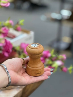 نمک‌پاش چوبی لیمون با طراحی طبیعی و ساده
