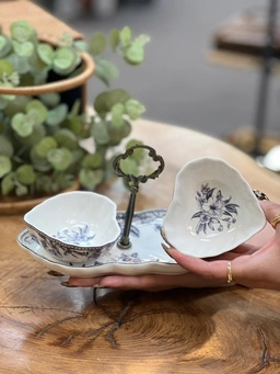 اردو خوری برند گلد کیش مدل لوتوس با طراحی قلبی زیبا و مناسب برای سرو تنقلات ریز.