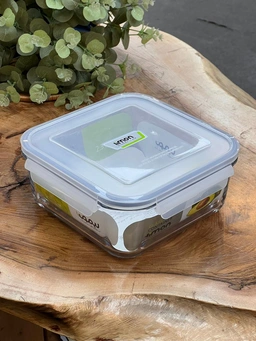 استفاده از ظرف درب‌دار شیشه‌ای برای نگهداری حبوبات