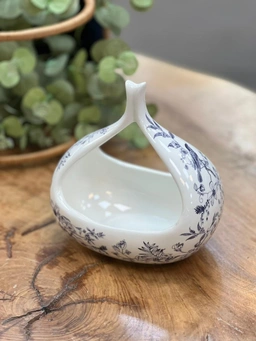 شکلات خوری گلد کیش مدل لوتوس با طراحی شیک و مدرن، مناسب برای پذیرایی از مهمان‌ها.