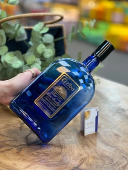 بطری شیشه‌ای آبی کوره‌ای زیباسازان مدل خورشیدی با درب پلاستیکی پیچی و طراحی خاص هایپ