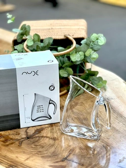 پارچ شیشه‌ای ۶۵۰ میلی‌لیتر نود با طراحی مدرن و شیک 