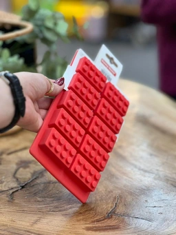 قالب سیلیکونی چندکاره دنی هوم در رنگ‌های قرمز و طوسی