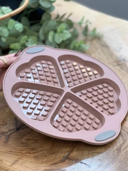 قالب سیلیکونی طرح قلب دنی هوم، ضد چسبندگی و قابل استفاده در فر