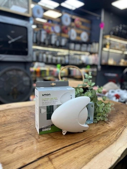 تصویری از بند رخت دیواری لیمون با بدنه اصلی و بسته‌بندی، آماده برای نصب روی دیوار جهت خشک کردن لباس‌